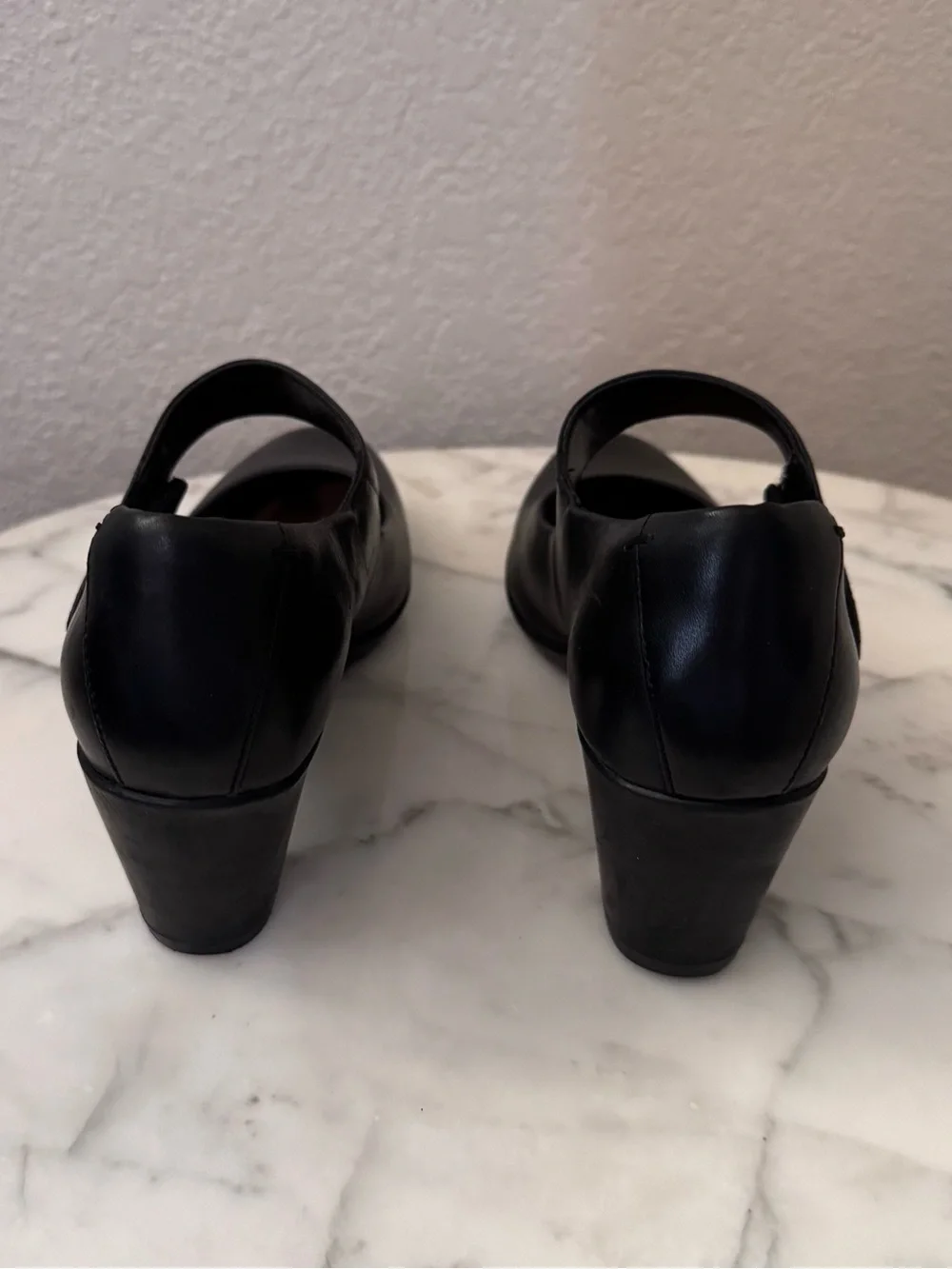 Clarks Artisan Leather Emslie, Lulin Mary Jane Velcro straBlack Sz US 7.5 & UK 5